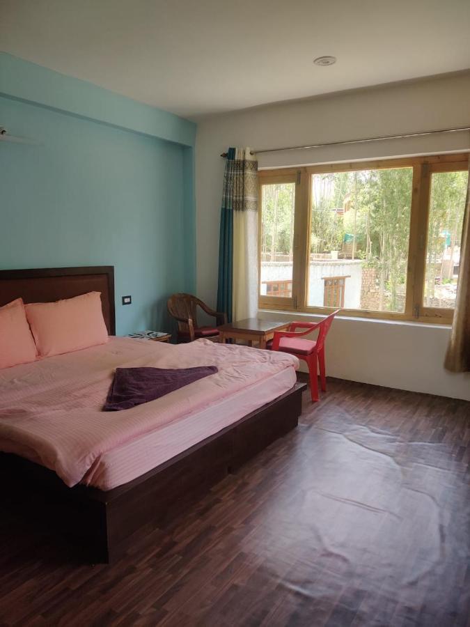 Tsetan Guest House Leh Exterior photo