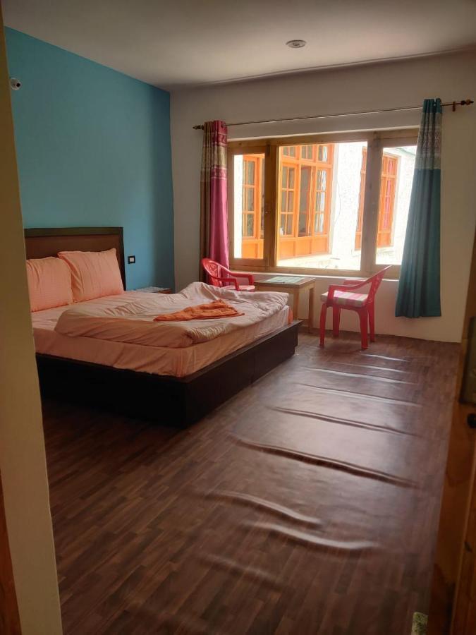 Tsetan Guest House Leh Exterior photo