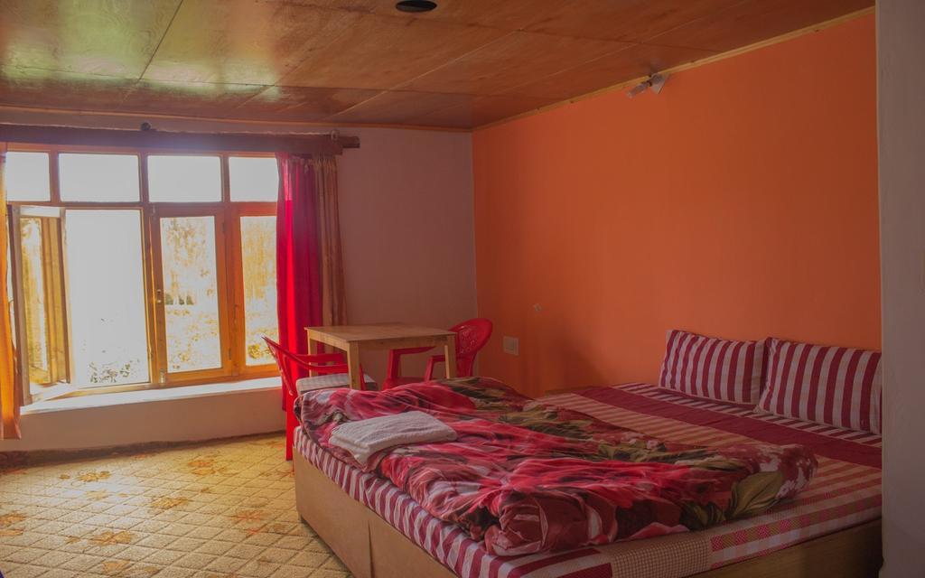 Tsetan Guest House Leh Exterior photo