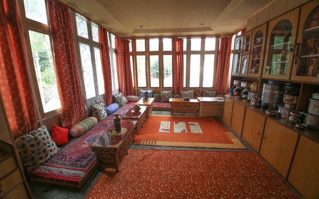 Tsetan Guest House Leh Exterior photo