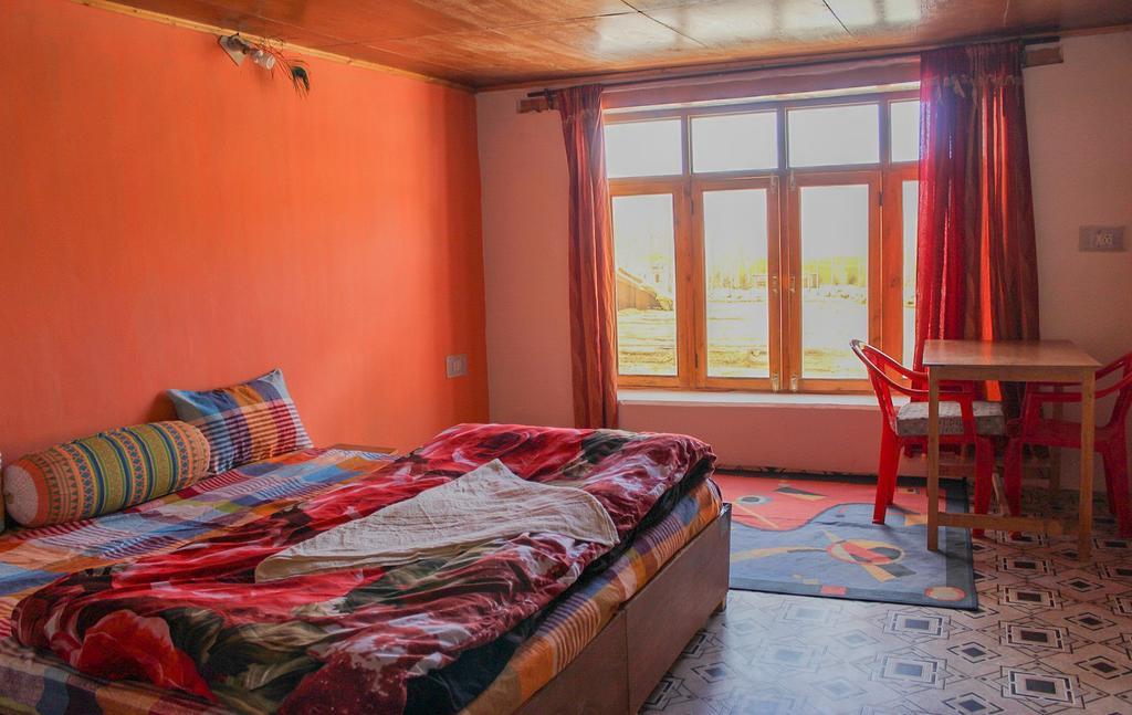 Tsetan Guest House Leh Exterior photo